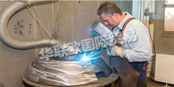 FELDPAUSCH自60多年前一直致力于為各個(gè)行業(yè)領(lǐng)域開(kāi)發(fā)創(chuàng)新的喂料技術(shù)。