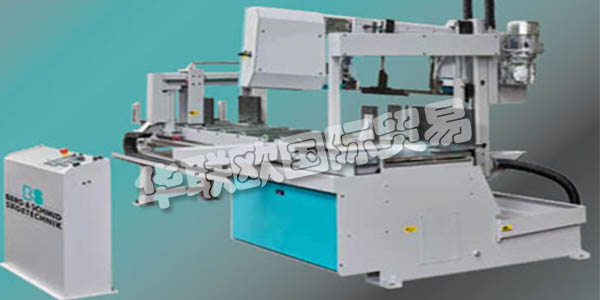 BERG&SCHMID的名字背后是一家由業(yè)主管理的公司，總部位于巴登 - 符騰堡州的雷塞克。Berg&Schmid成立于Wirtschaftswunder的早期，由Schmid家族經(jīng)營(yíng)了幾代人。